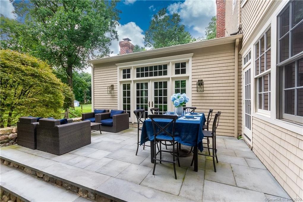 outdoor living space