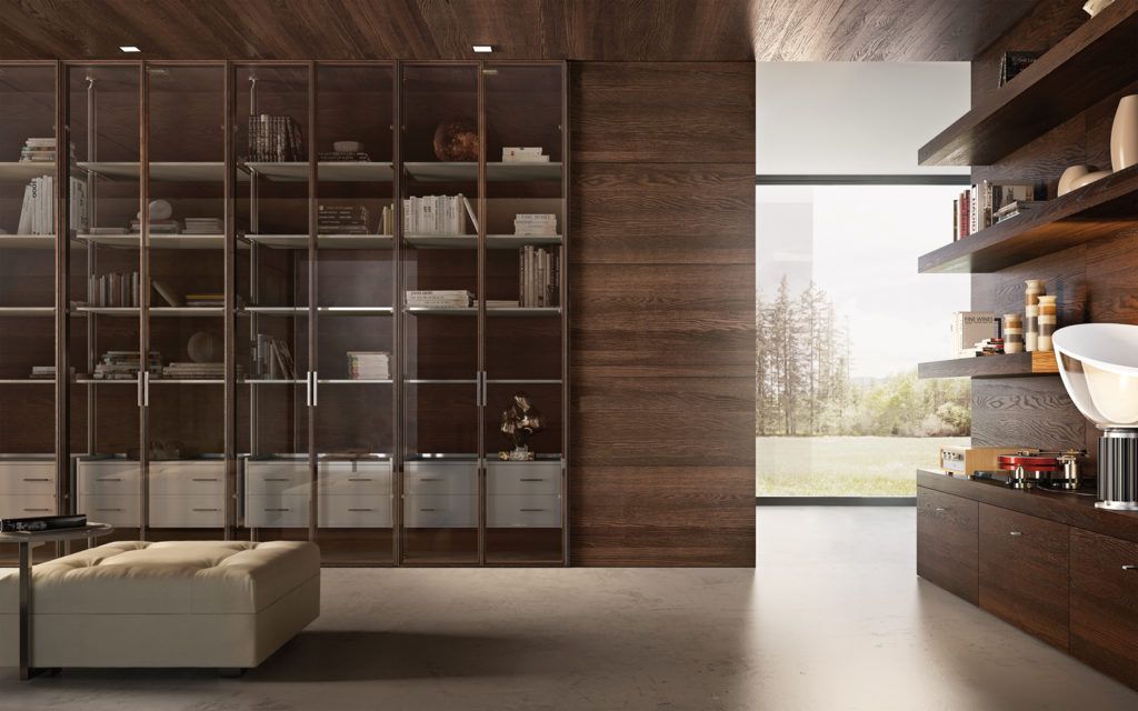 Cucina moderna con mobili in legno, mensole a vista e una luminosa porta che si apre su un patio soleggiato.