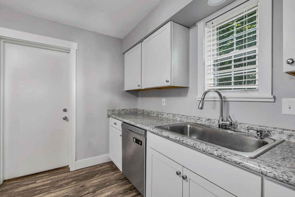 108 S Main kitchen