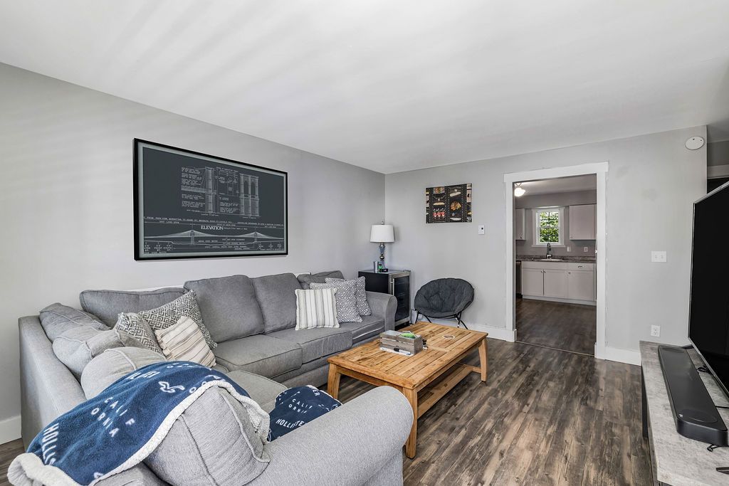 108 S Main living room
