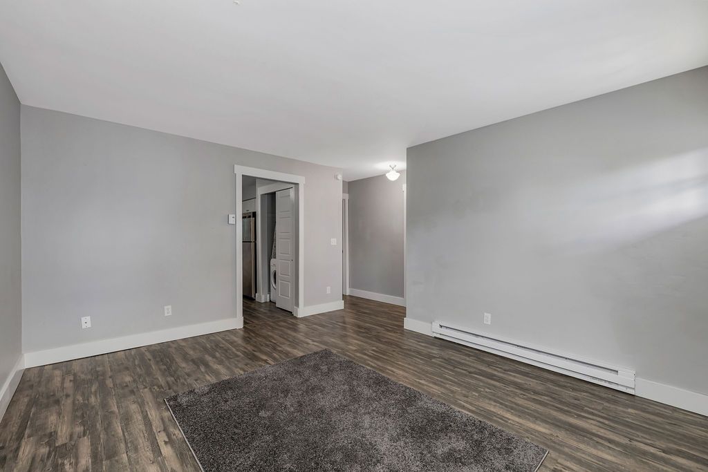 108 S Main living room