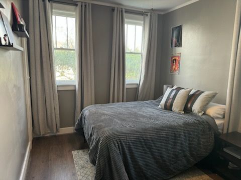 211 s college bedroom