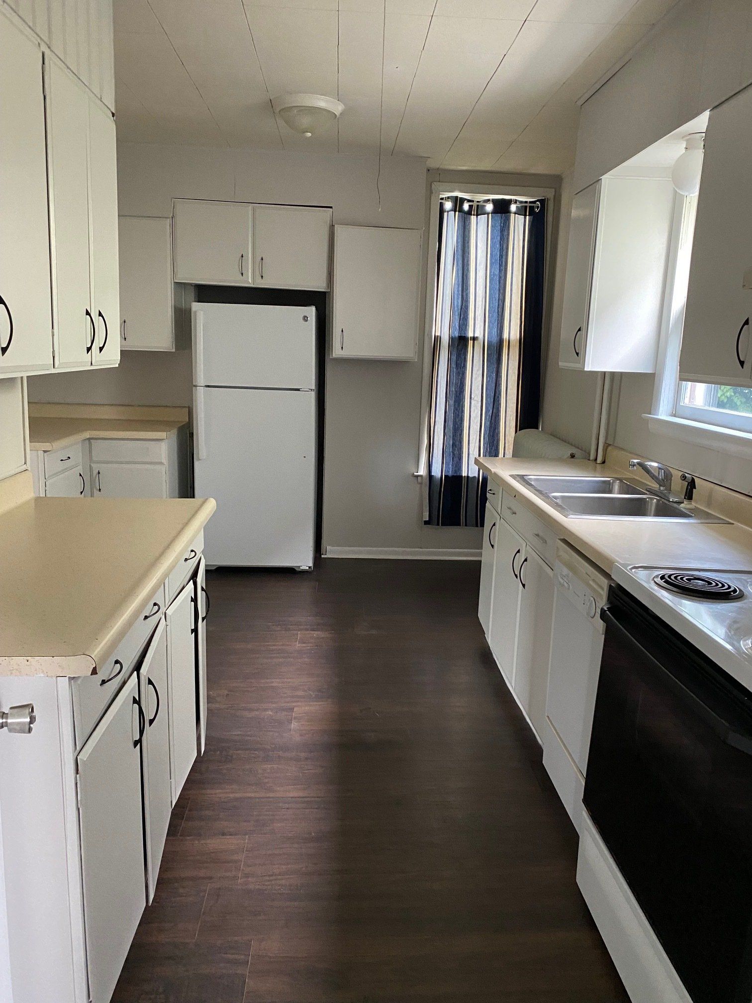 217 S Main St kitchen