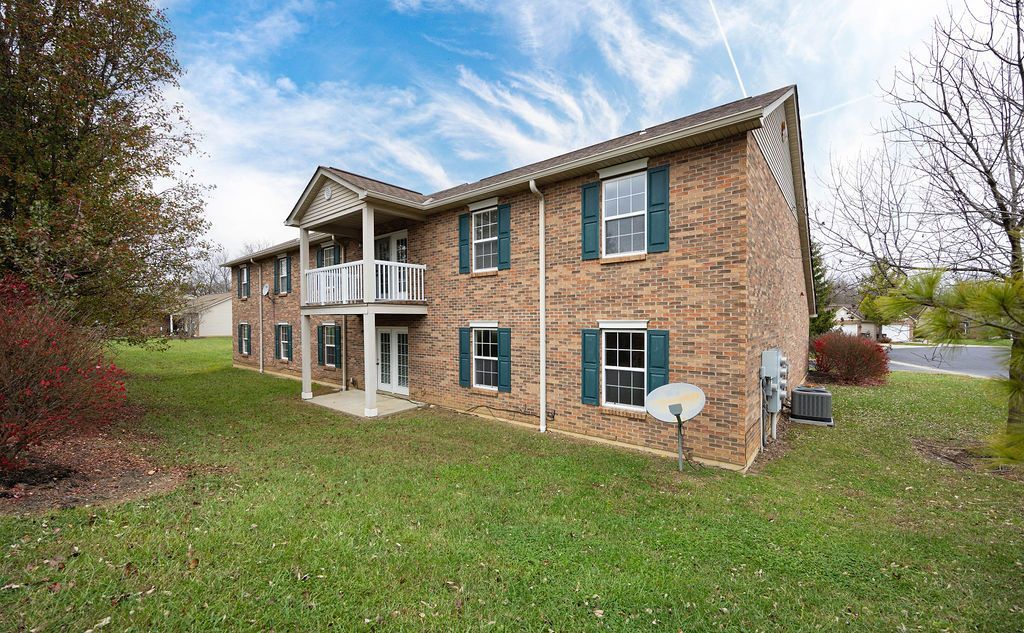 21 Indian Cove back