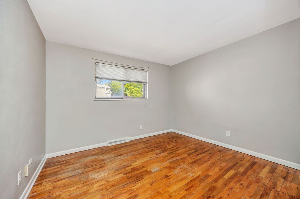 308 W Withrow bedroom