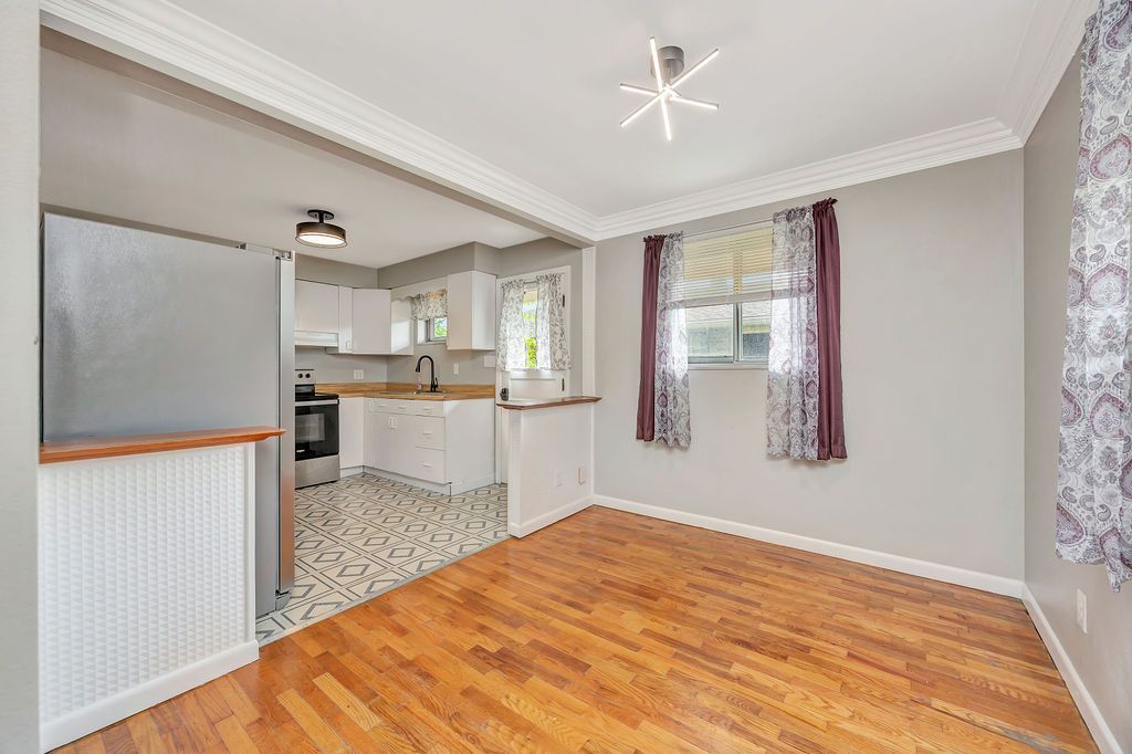 308 W Withrow dining