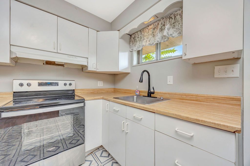 308 W Withrow kitchen sink & stove