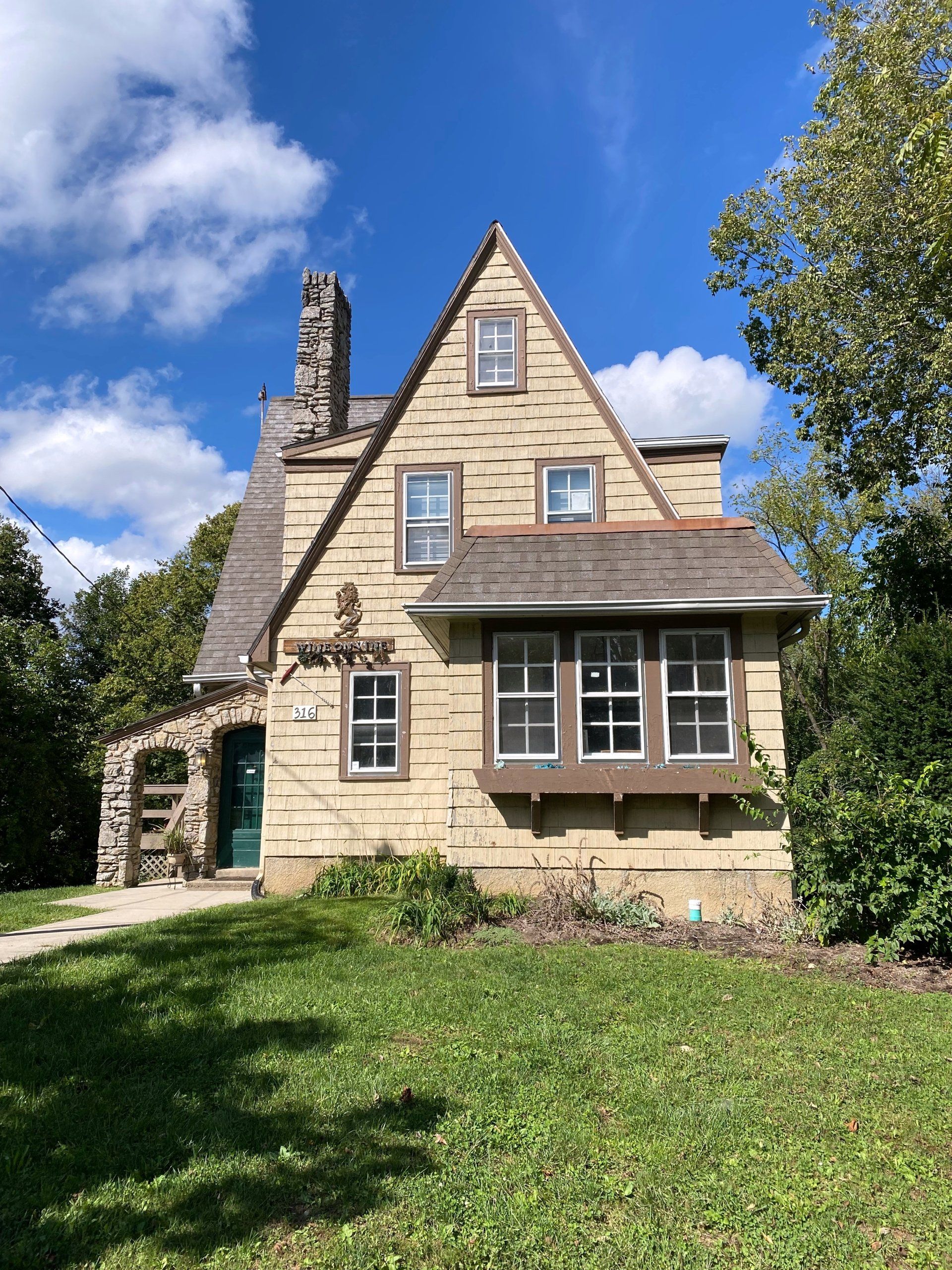 316 E Vine St Front