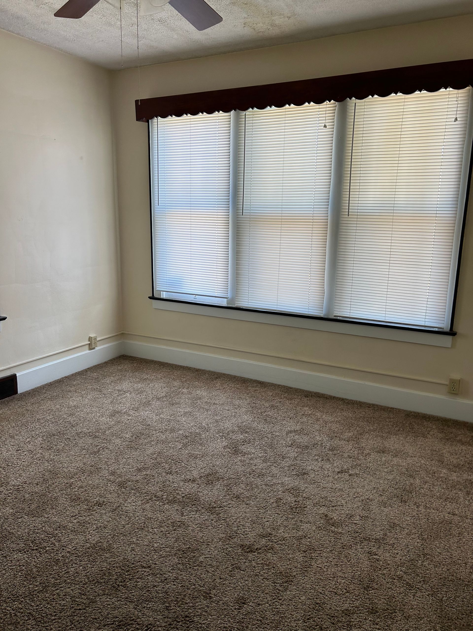 618 s college bedroom