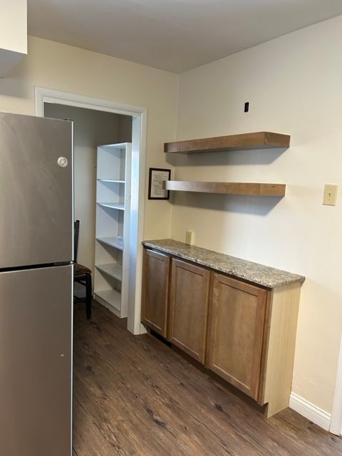 618 s college kitchen
