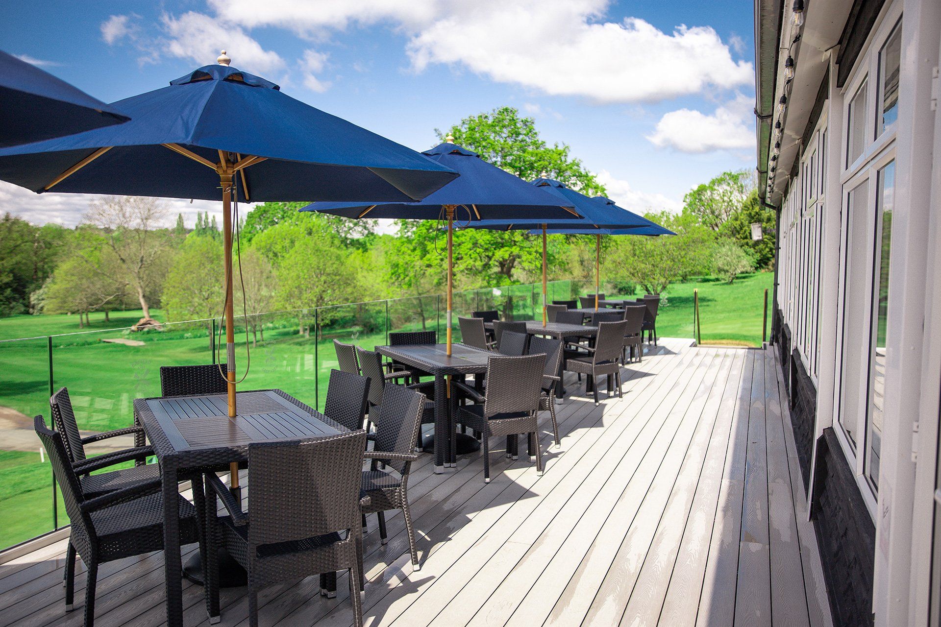 outdoor eating area 1