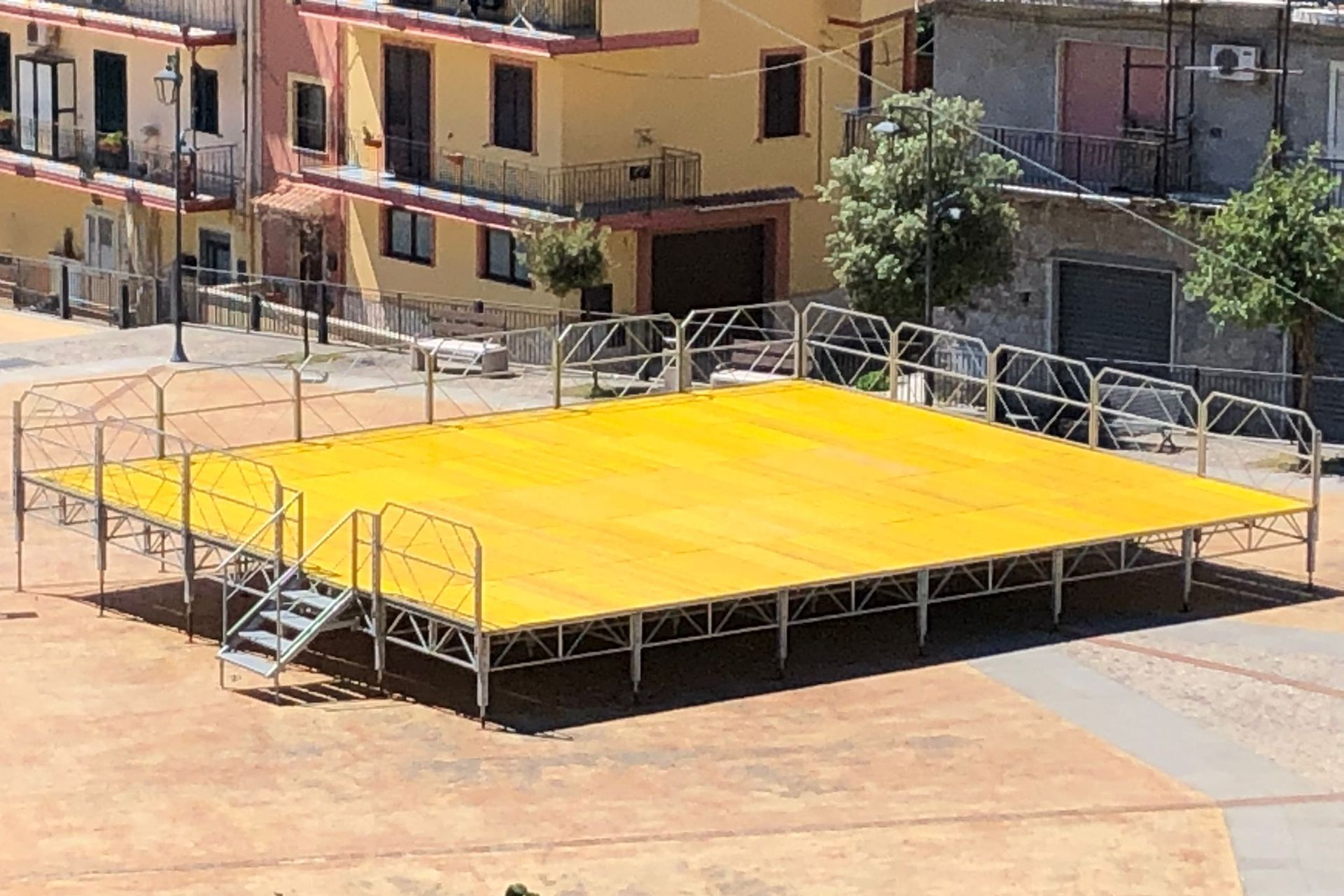 noleggio palchi e strutture