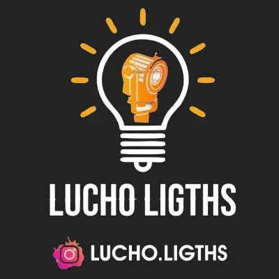 Logotipo de LUCHO LIGHTS con una bombilla naranja y el nombre de usuario de Instagram LUCHO.LIGHTS