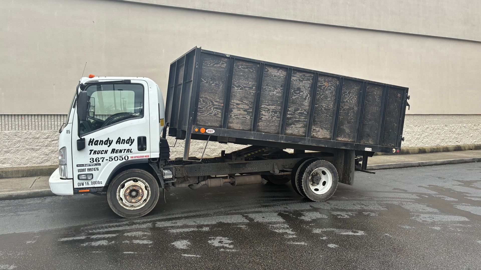 Dump truck 
