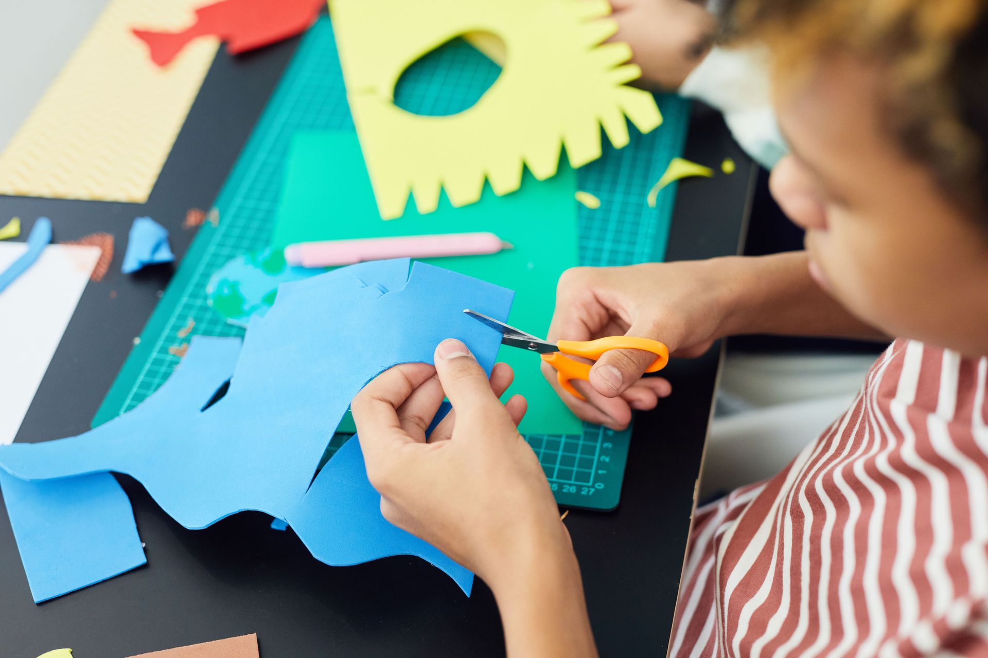 Big creativity for little makers! Each month brings a new theme and a fresh mix of short, hands-on projects where kids can build, paint, craft, design, and experiment while having fun and exploring their creativity.