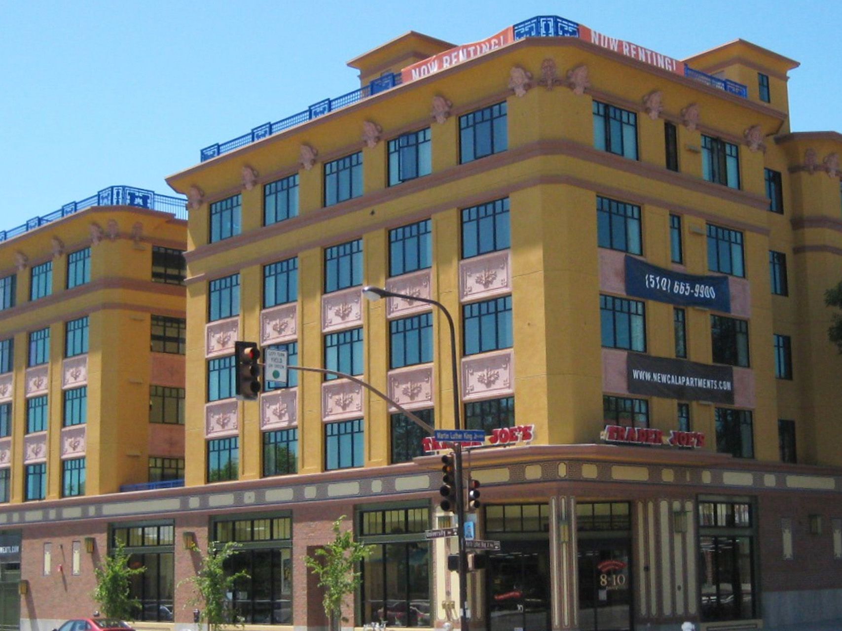 Trader Joe’s Grocery Store