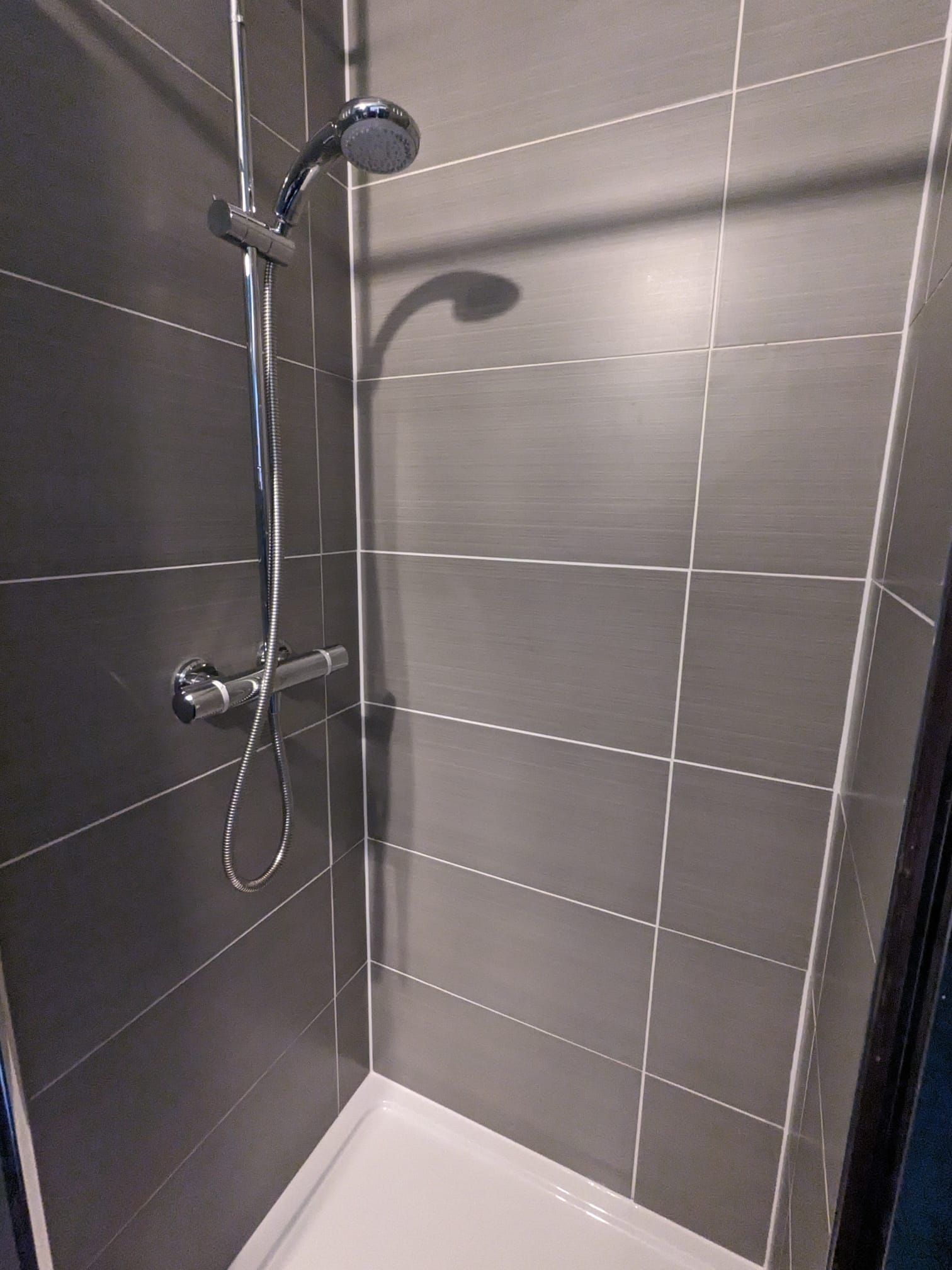 Bathroom shower cubicle restoration grout deep cleaning sealing silicone sealant replacement