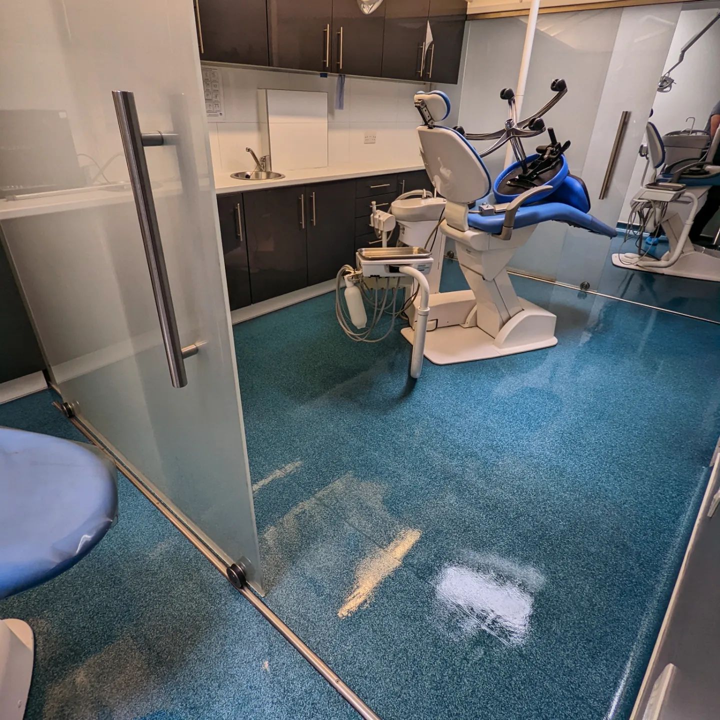 VINYL FLOOR DEEP CLEANING AND SEALING IN AN ORTHODONTIC CENTRE IN HEATON MERSEY, MANCHESTER