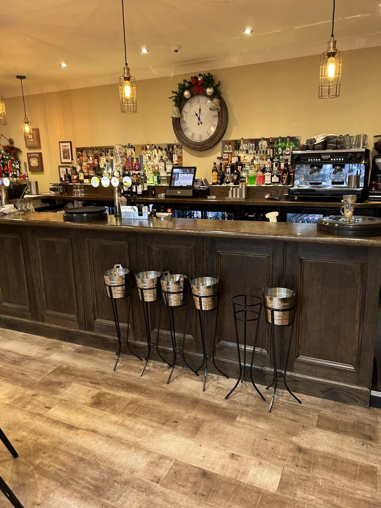 Professional Domestic & Commercial Cleaning Mac Mac Cleaning