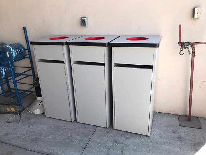 DISEÑO Y PROYECCIÓN - Botes de basura de madera, botes de residuos solidos, bote de material organico, bote de liquidos