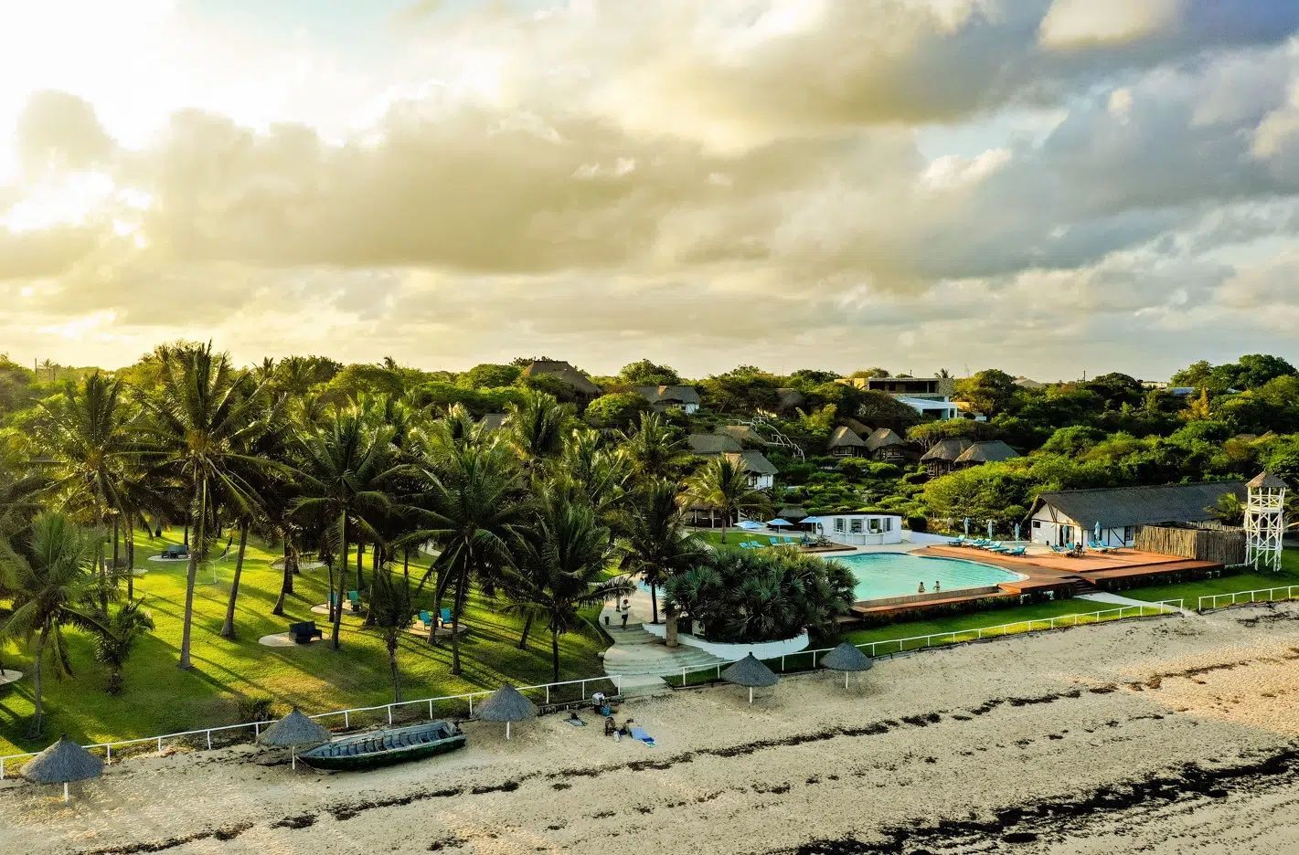 Vilanculos Beach Lodge offers scenic surroundings, comfortable Mozambique lodge accommodation and exquisite cuisine.