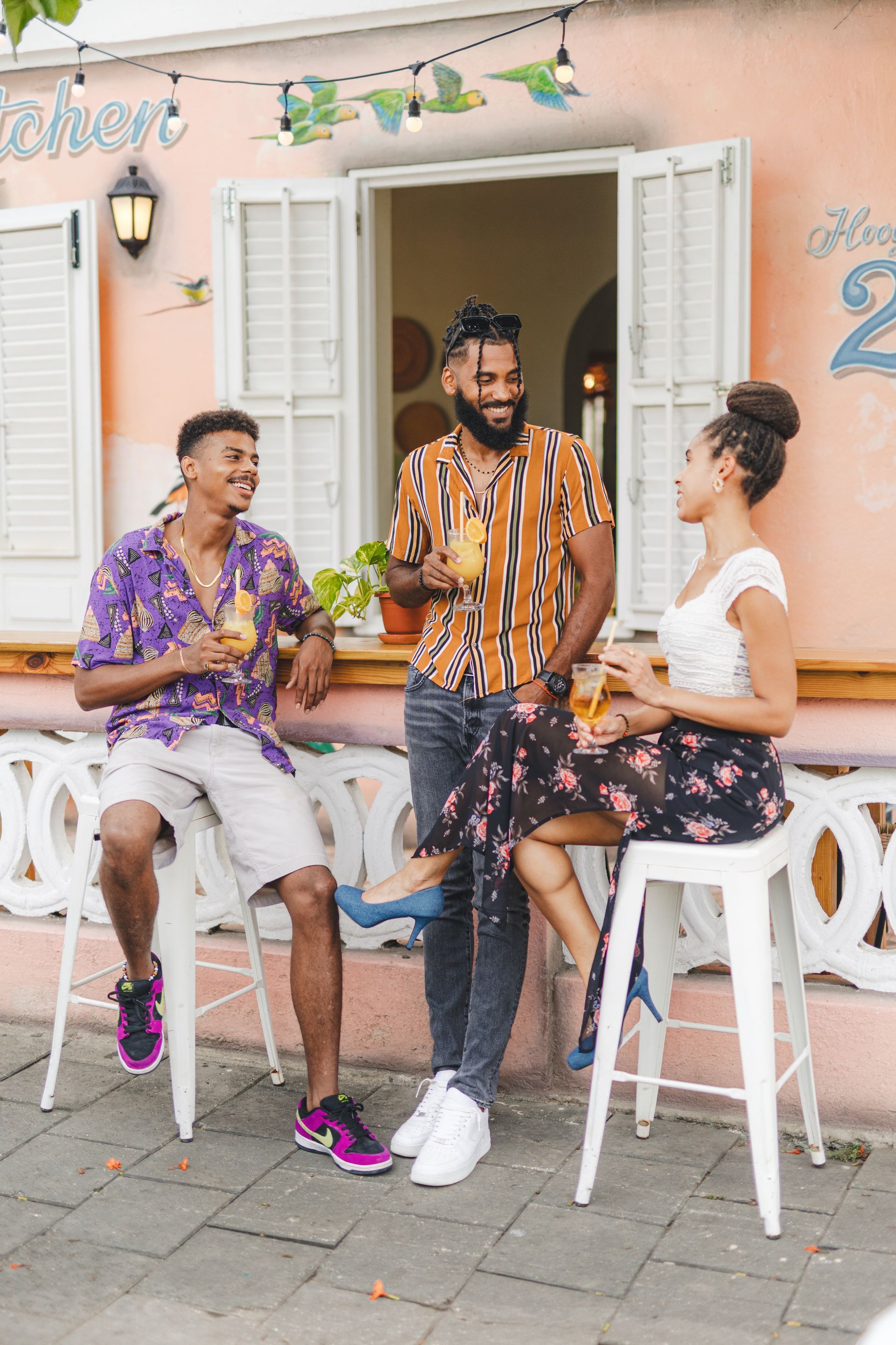 Daily life in the vibrant Otrobanda neighborhood of Curaçao, authentic local culture near Bario Hotel