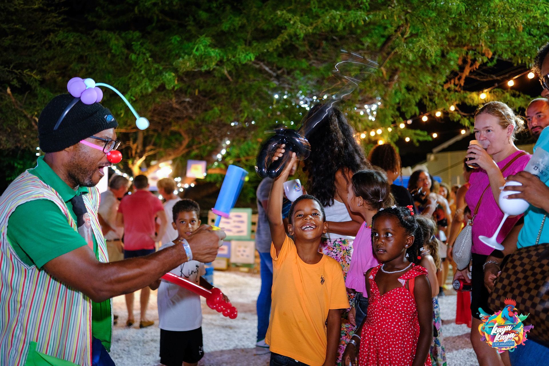 Island life and Caribbean warmth in the colorful Otrobanda neighborhood of Curaçao near Bario Hotel