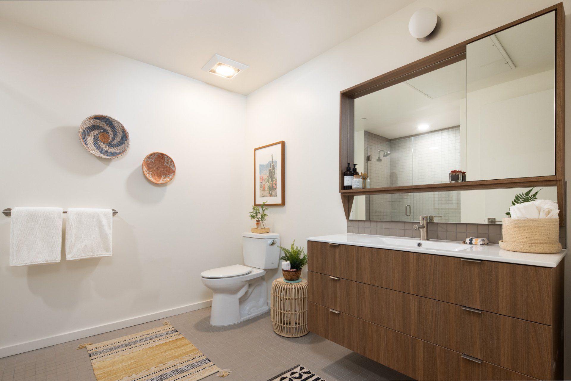 modern 1-bedroom apartment in LA Frame Downtown Culver city with bright natural light and modern finishes