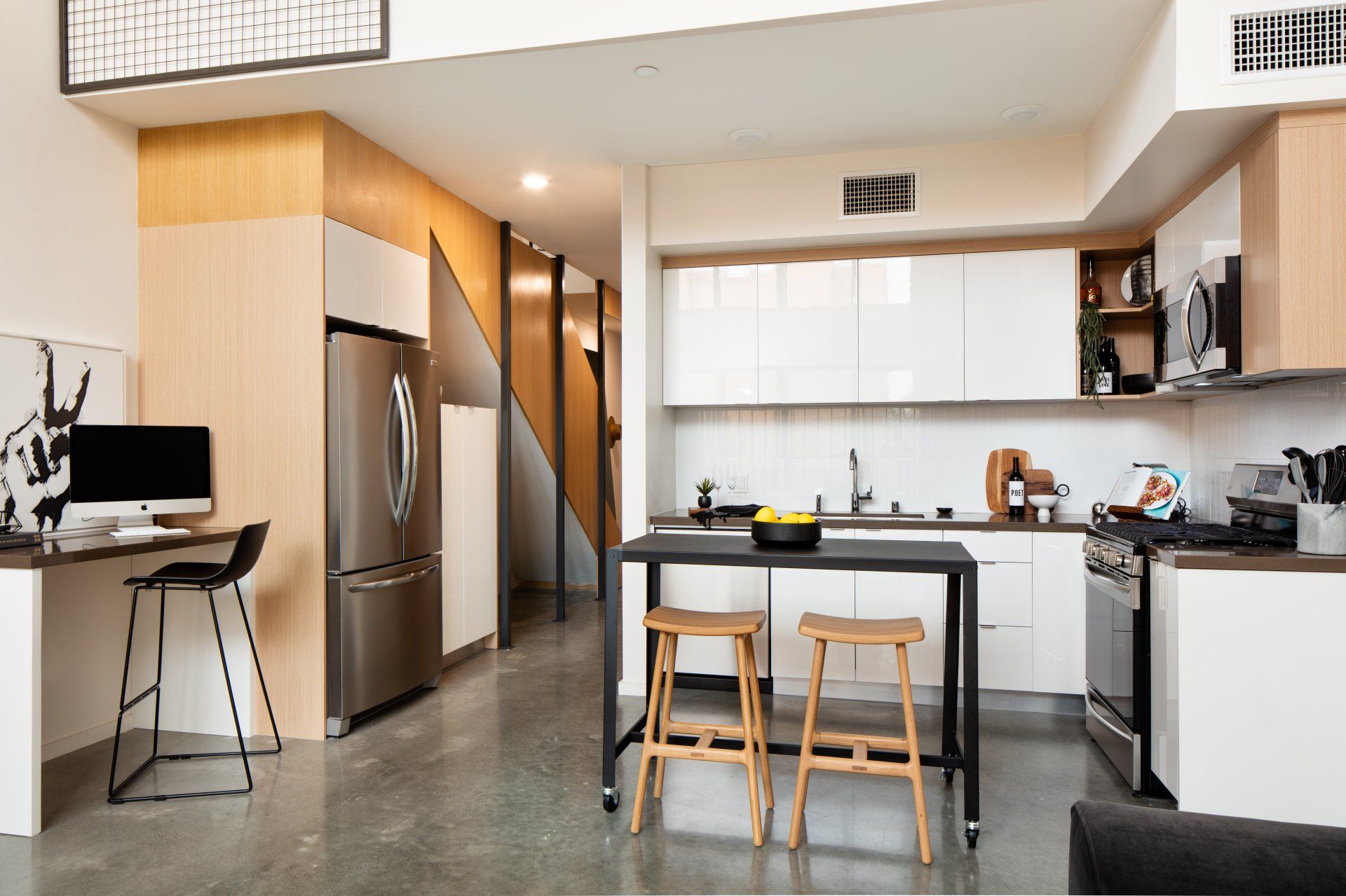 mar vista large loft kitchen