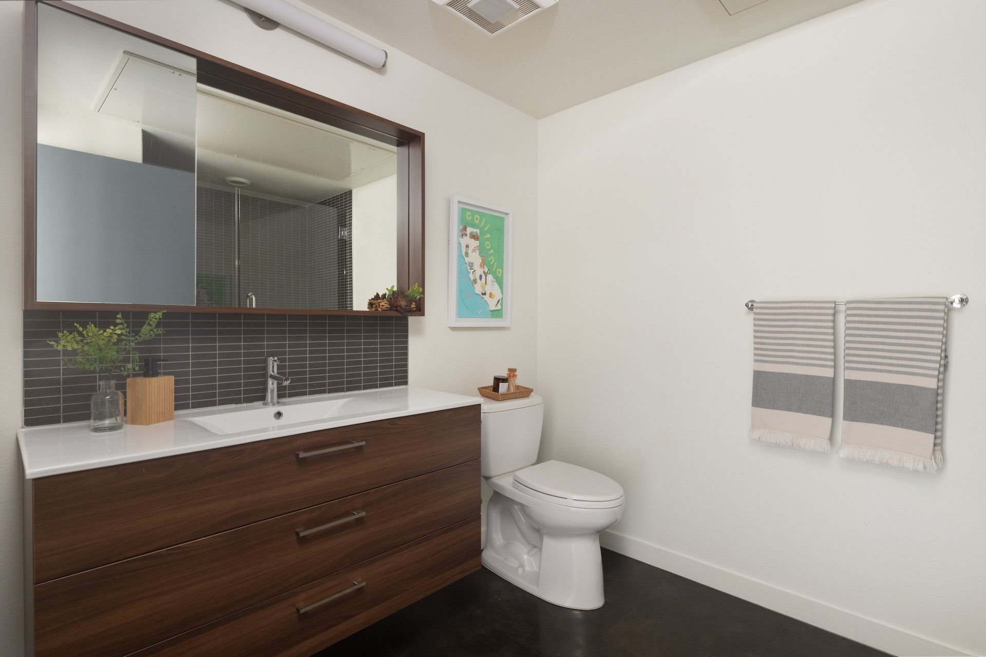 modern 2-bedroom apartments in LA Frame Melrose with bright natural light and modern interiors.