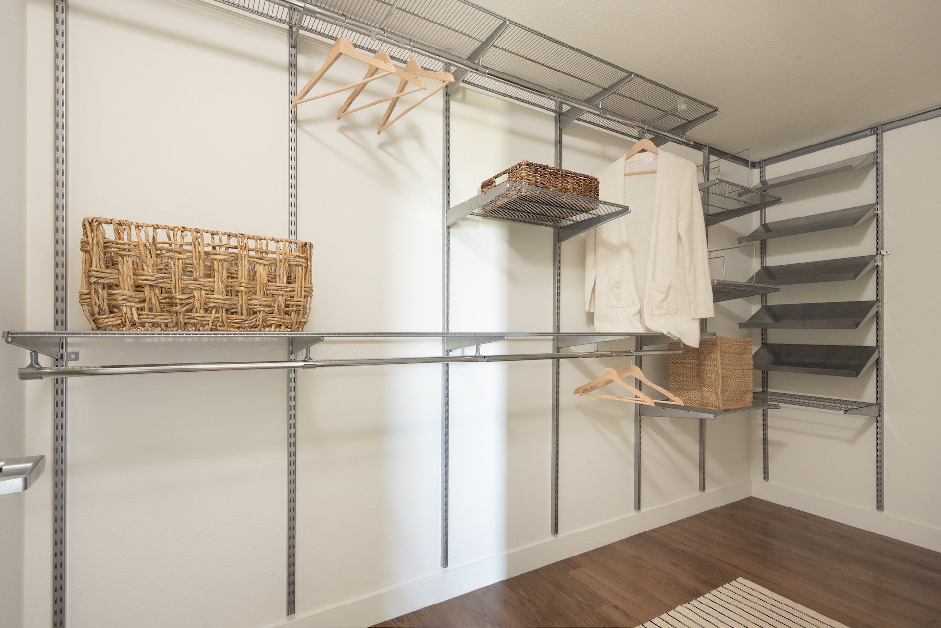 modern 2-bedroom apartments in LA Frame Melrose with bright natural light and modern interiors.