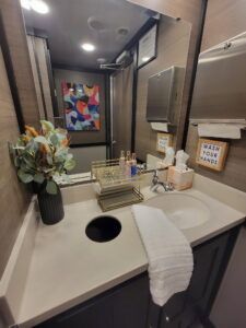 Luxury sink decorations