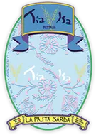 Logo circolare blu con motivo floreale, nastri e striscione «La Pastora Sardina» in basso