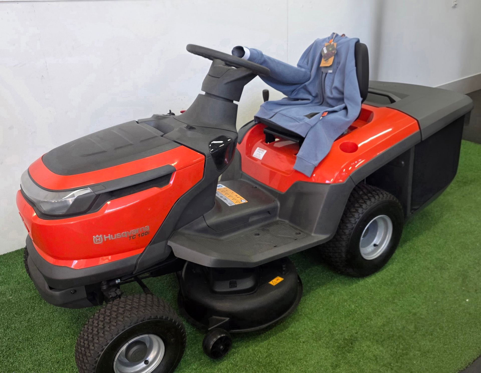 Blue Golf Cart With Tan Seats — Lift It Equipment in Tuggerah, NSW