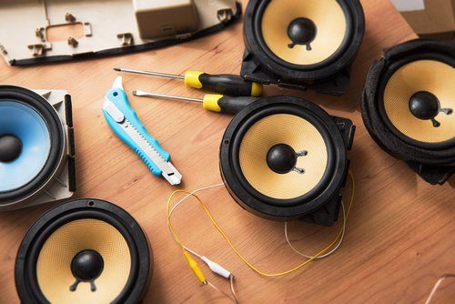 riparazione di speaker a Milano con L.A.F. Elettronica