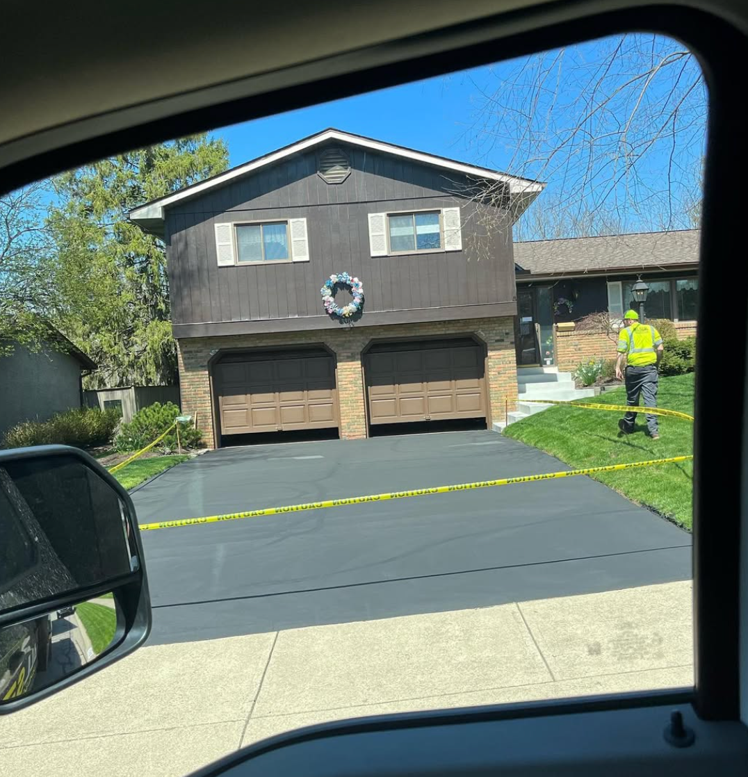 newly sealcoated driveway example