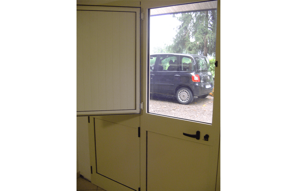 Porta a due sezioni