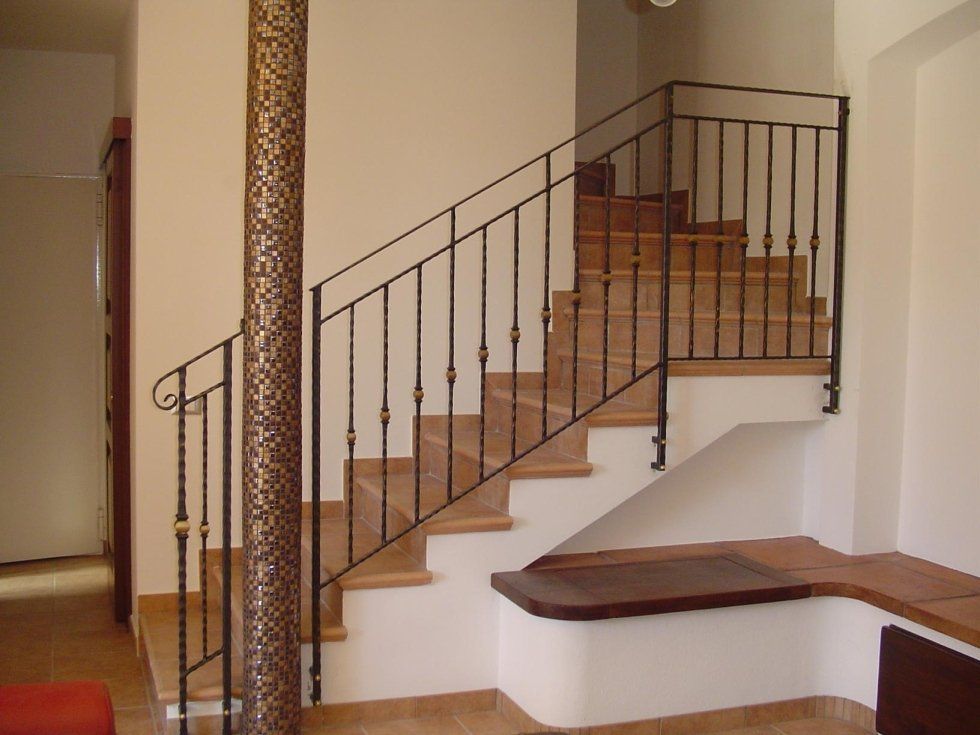 Scala con ringhiera