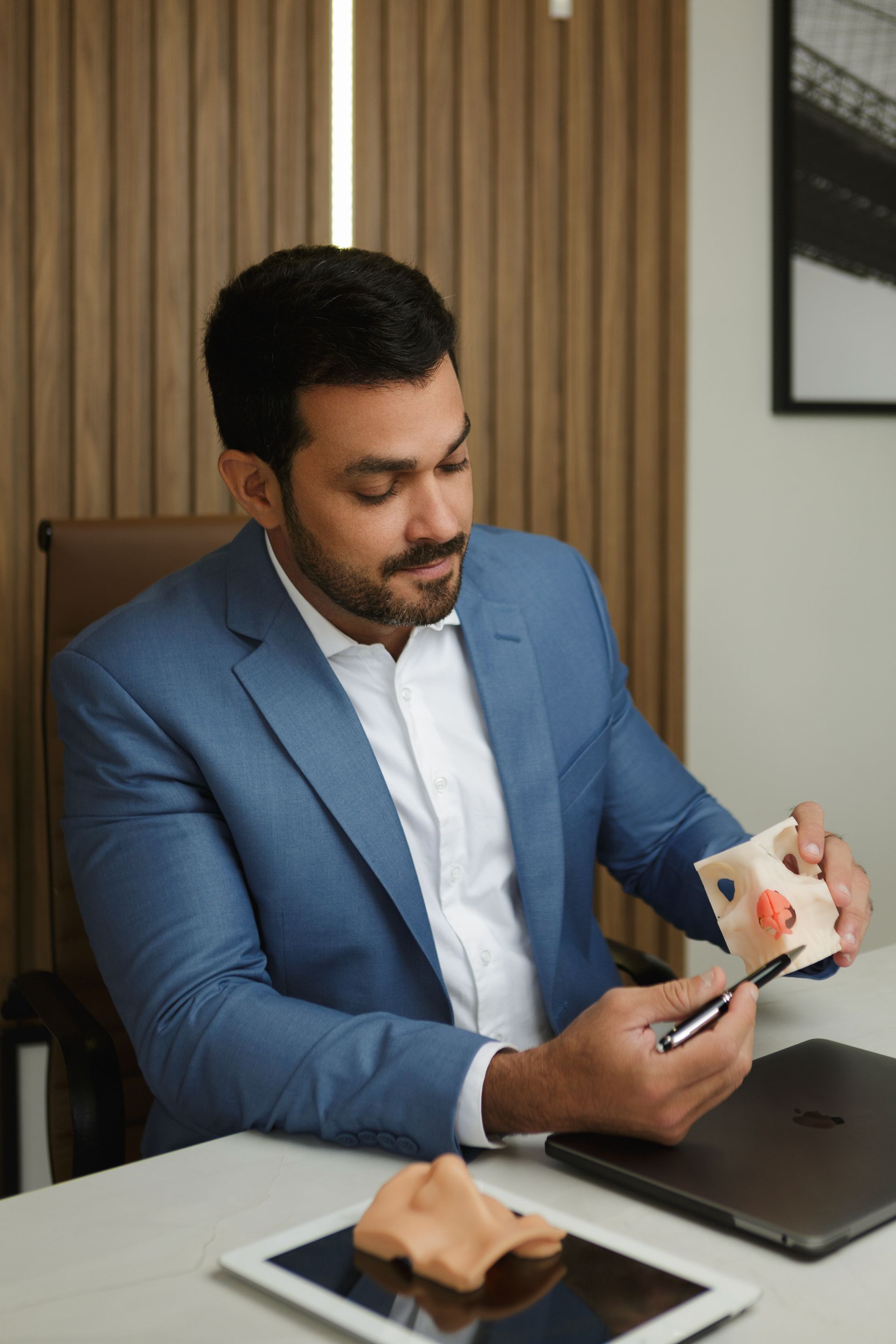 Recuperação após rinoplastia, ilustrando o tempo de recuperação e os cuidados no pós-operatório