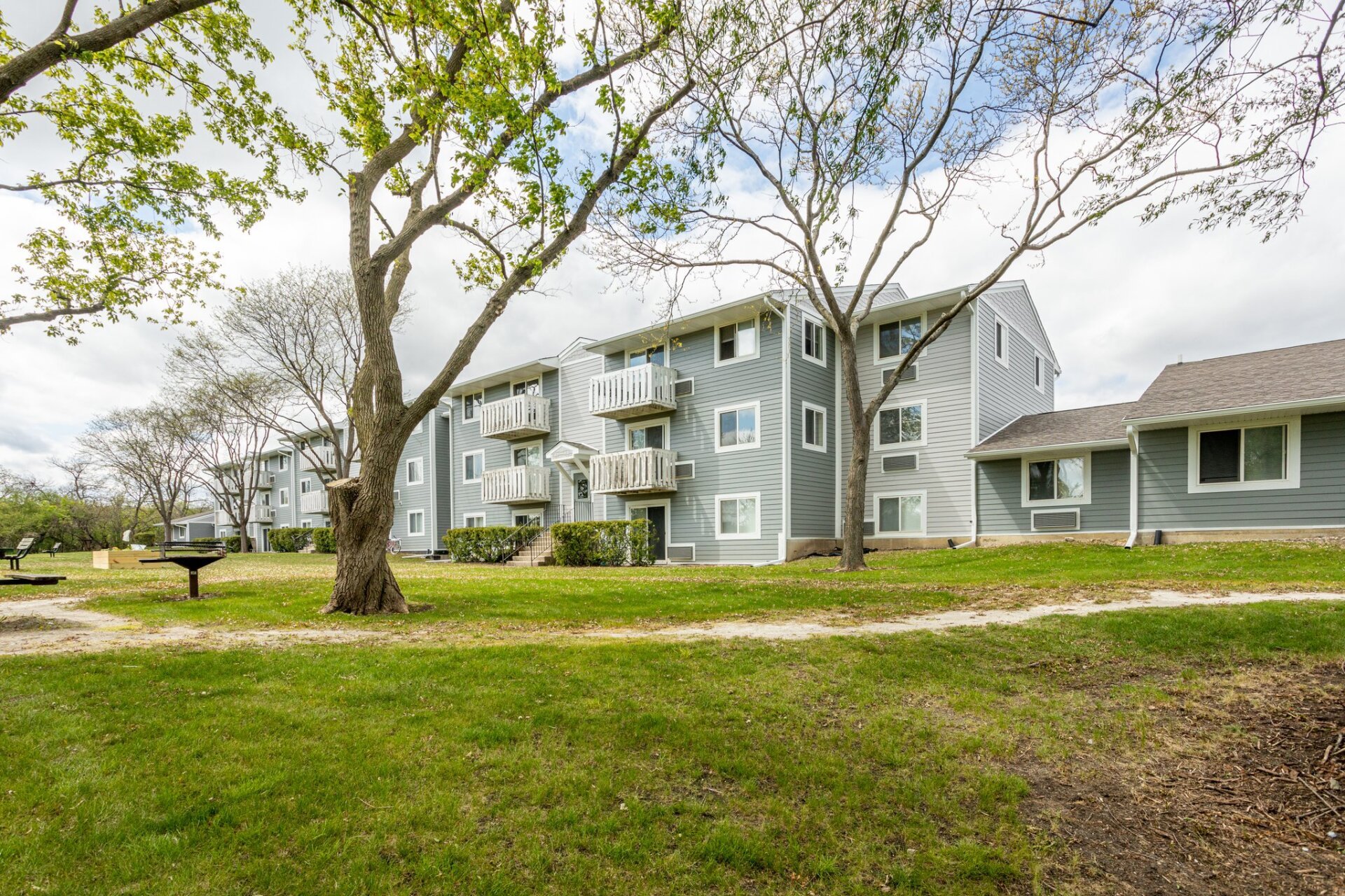 Home Hawthorne Management Services Mundelein, IL