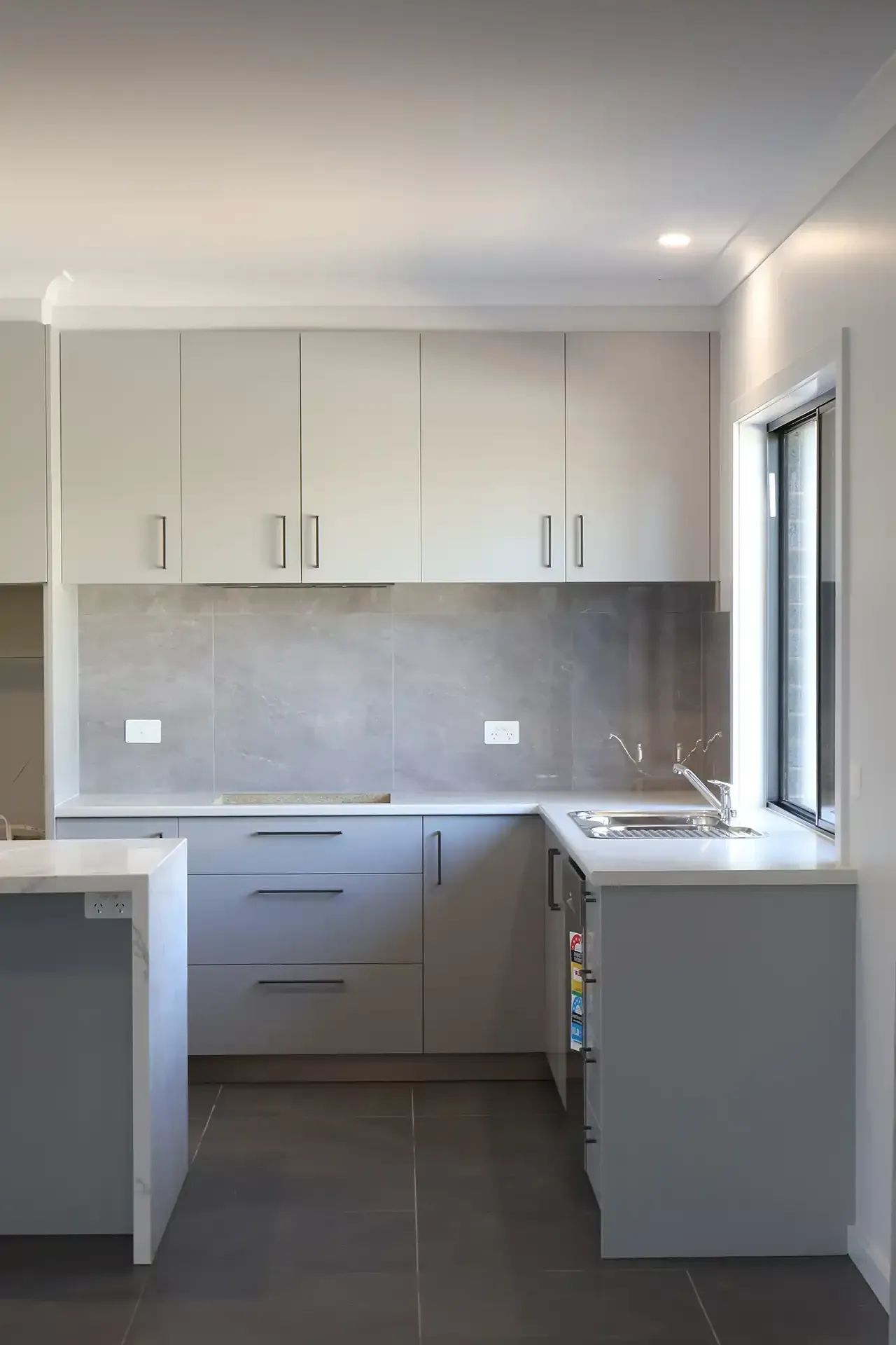 Kitchen in a new home built in Brown Hill, Ballarat by master builder, Ryan Brothers Building