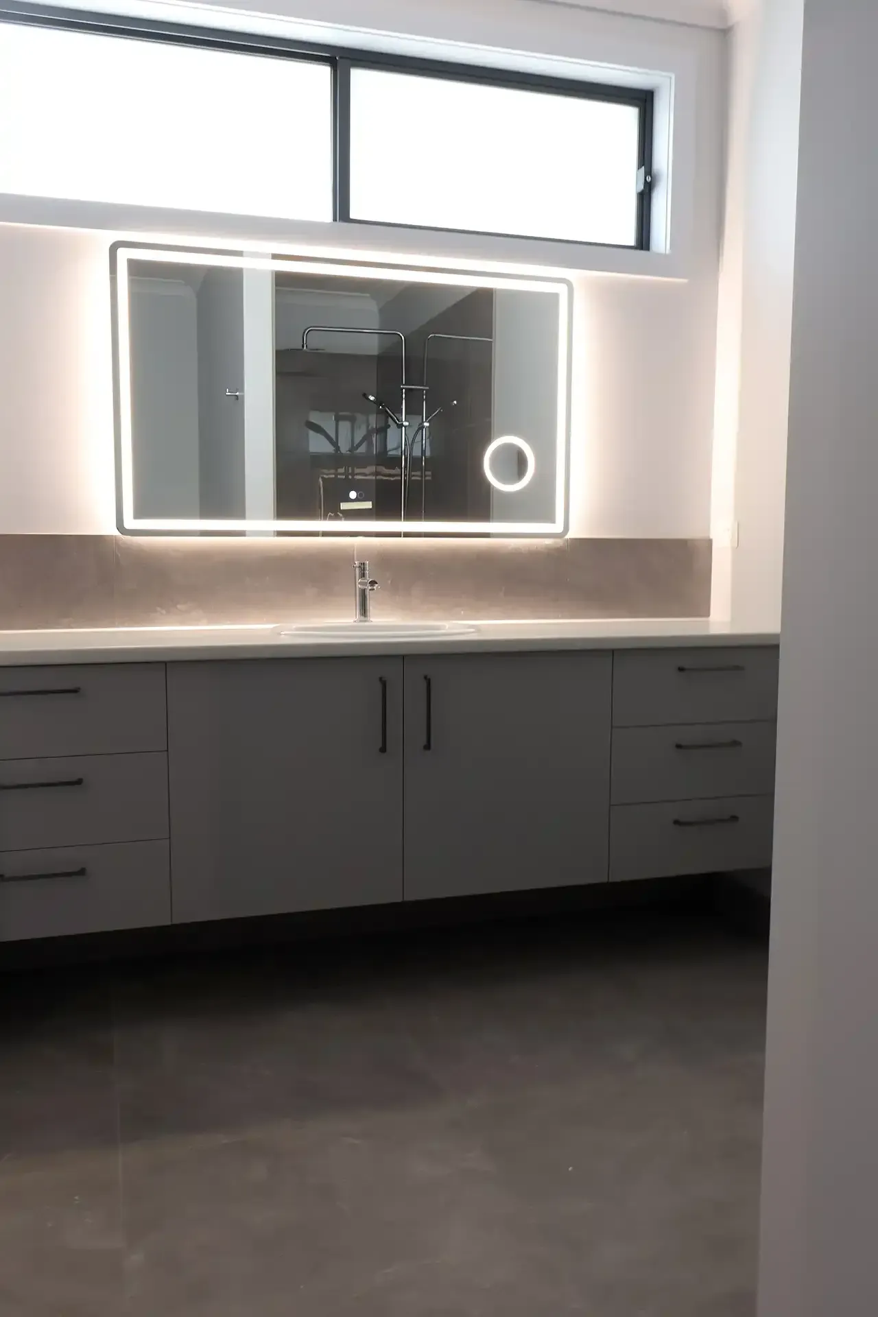 Bathroom in a new home built in Brown Hill, Ballarat by master builder, Ryan Brothers Building