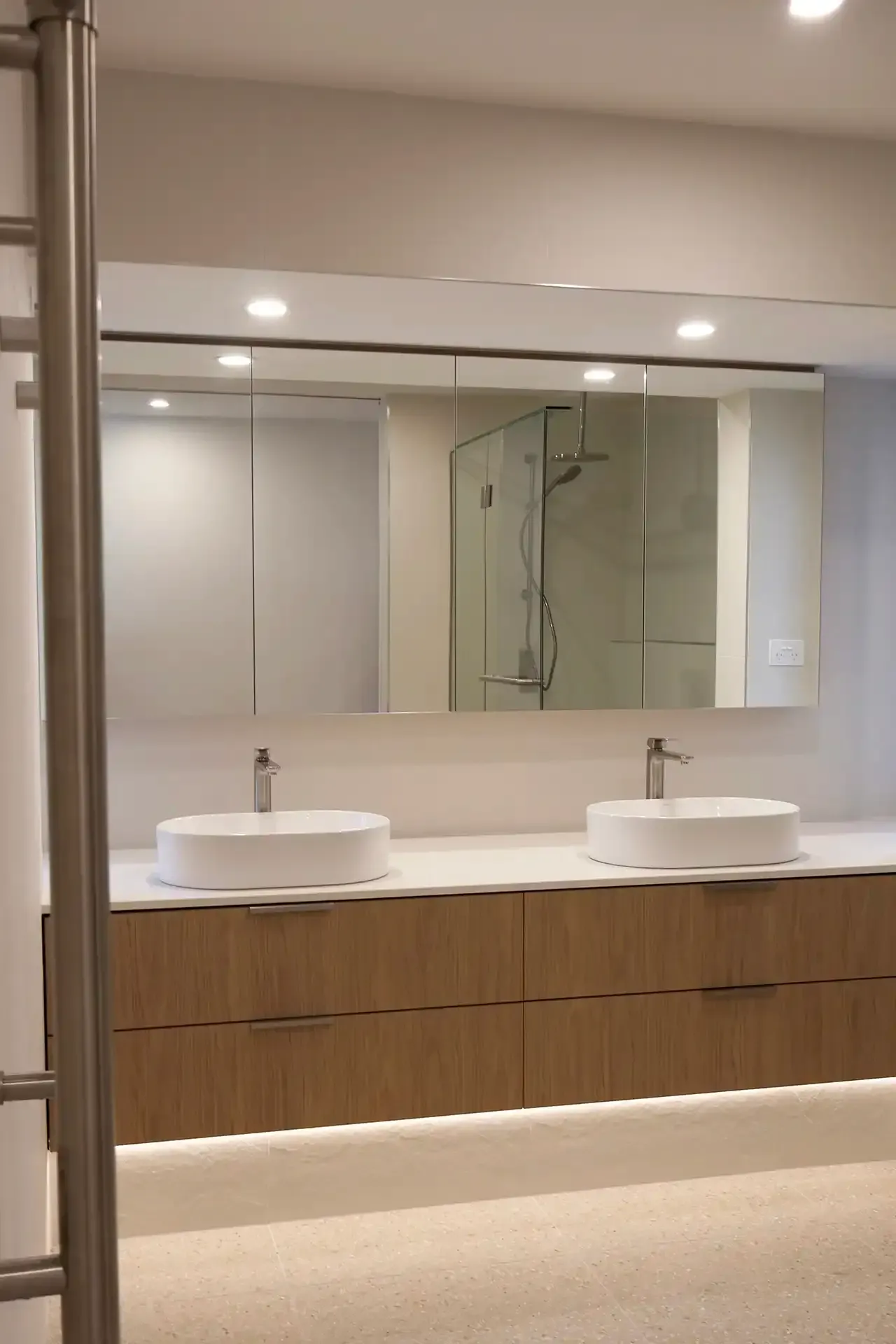 Ensuite in a new home built in Anglesea by master builder, Ryan Brothers Building