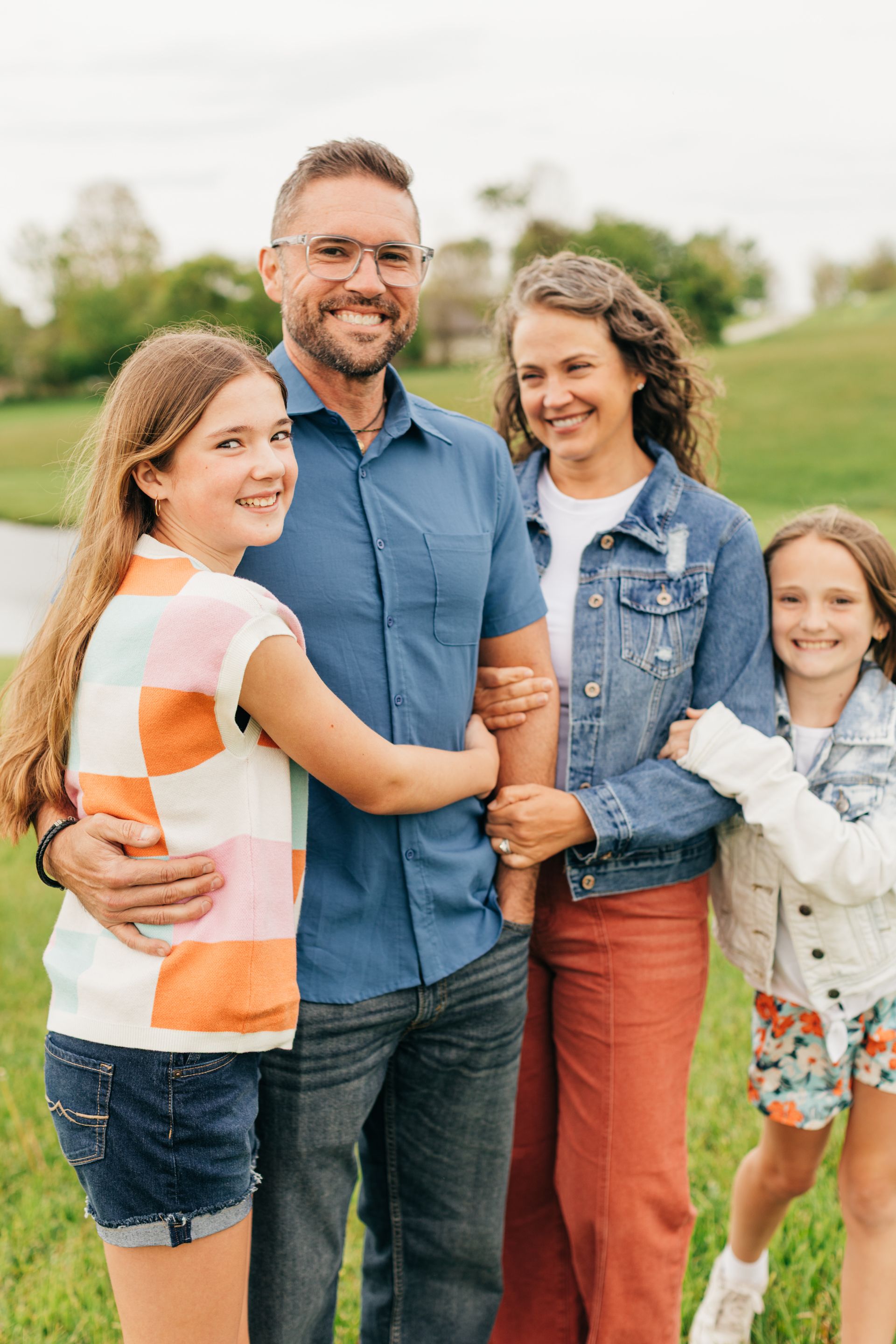Dr Joseph Papp and Dr Erin Papp with their beautiful kids. Welcome to Sunbury Smile Center