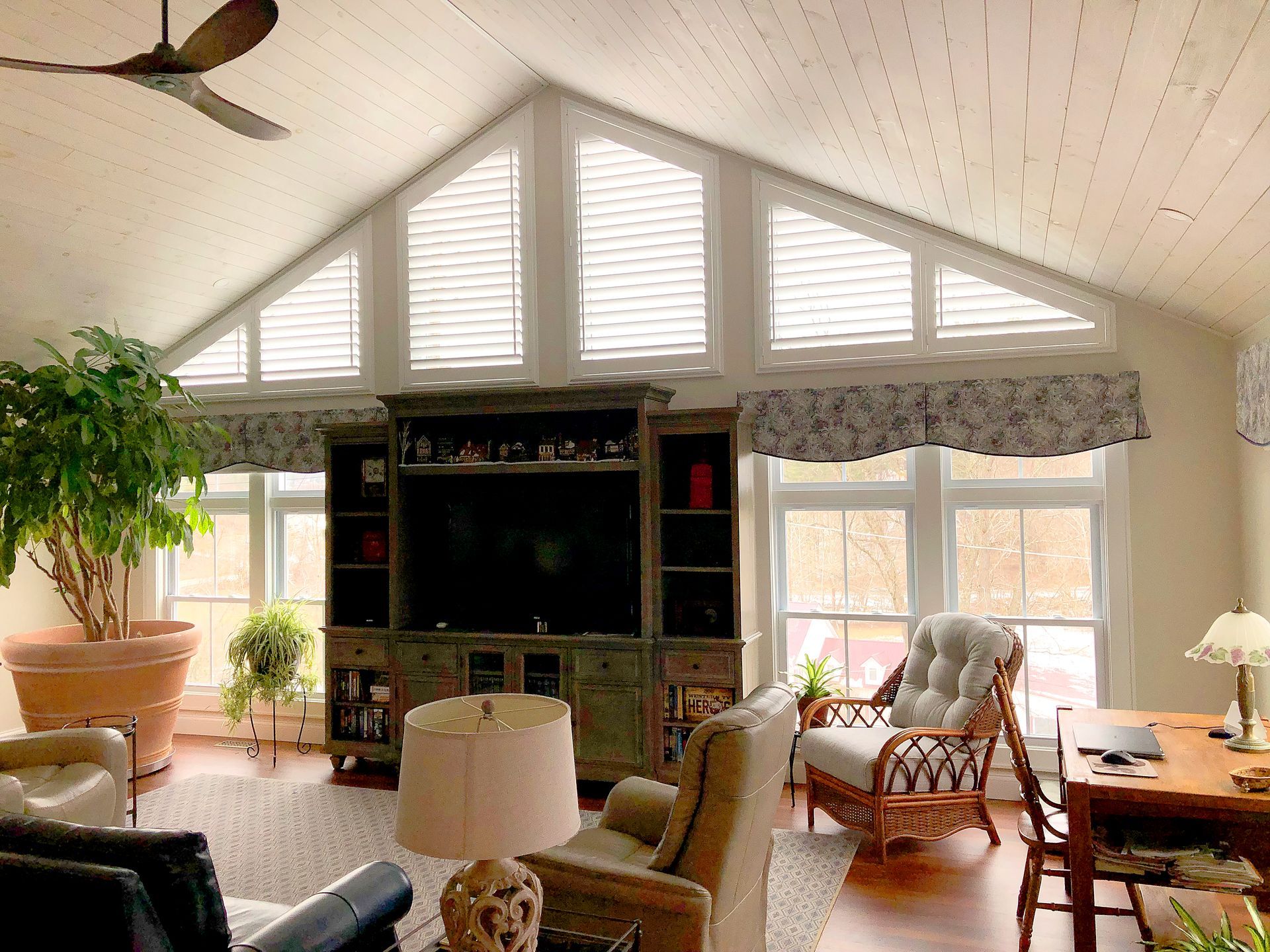 Image of a cassette valance with wooden blinds