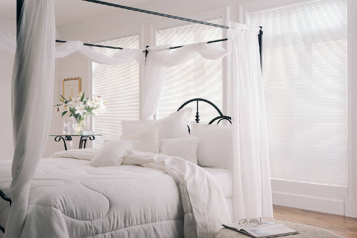 Hunter Douglas Modern Precious Metals® Aluminum Mini Blinds, window blinds near Huntington, West Virginia (WV)