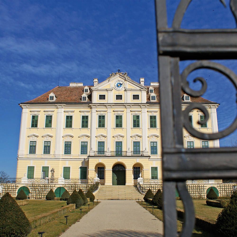 Schlossweingut Graf Hardegg,
Seefeld-Kadolz
