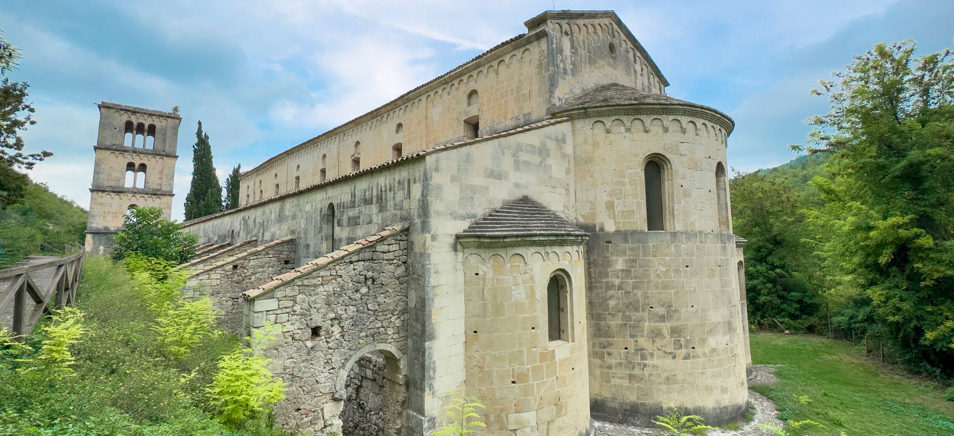 L'Abbazia di San Liberatore a Maiella è un luogo affascinante dell'Abruzzo