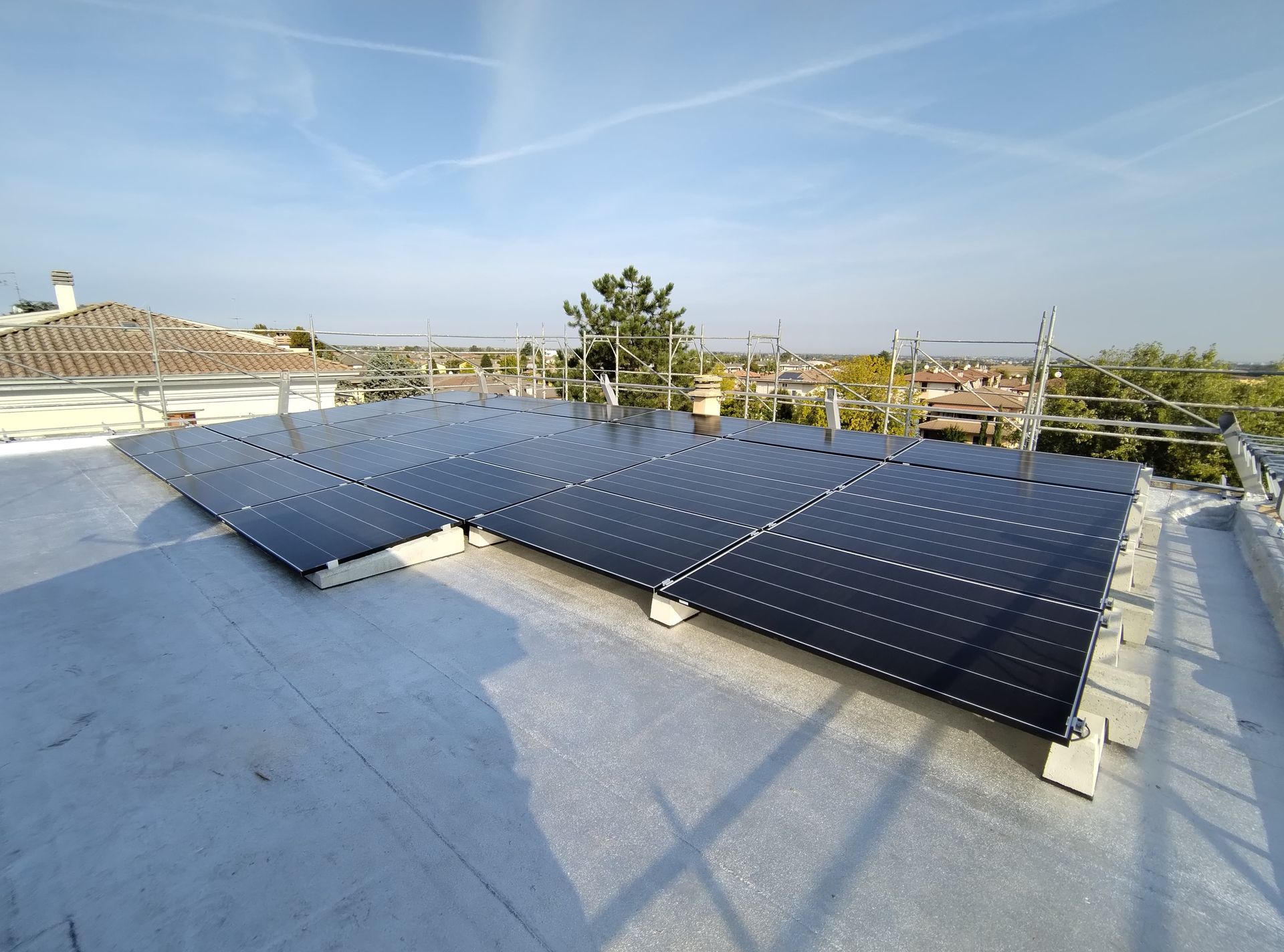 Impianto fotovoltaico falda piana copertura bituminosa sunballast