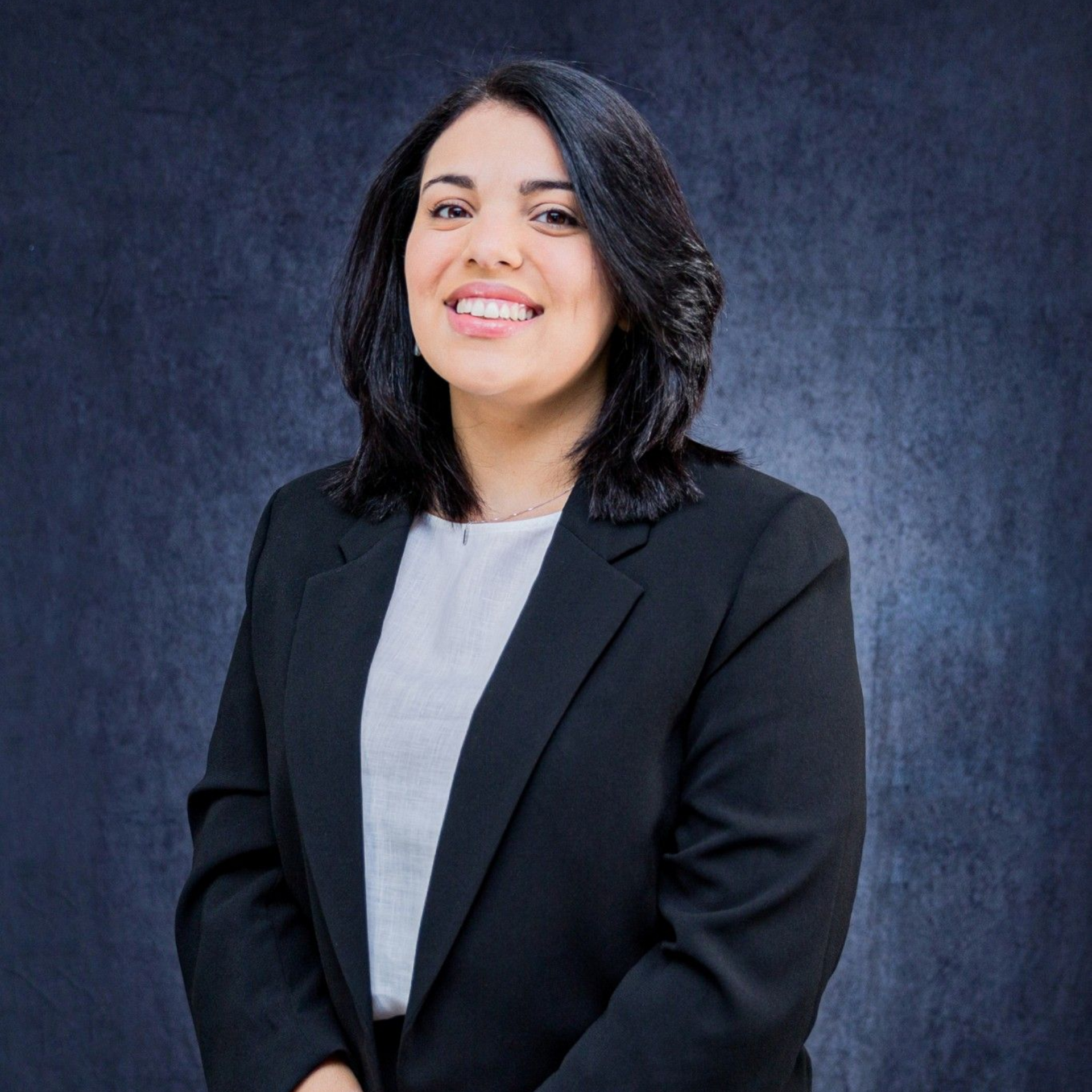 Julia Bernardo Costa Headshot
